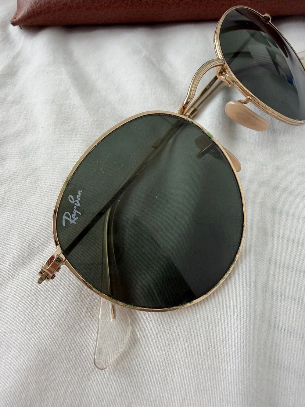 Ray-Ban Gold Frame Sunglasses with Dark Green Lenses